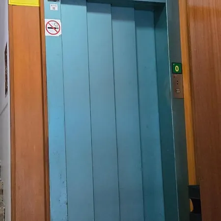 阿克拉瑞旅馆 3* 格尔尼卡