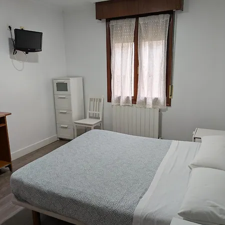 Akelarre Ostatua Pensión 3*