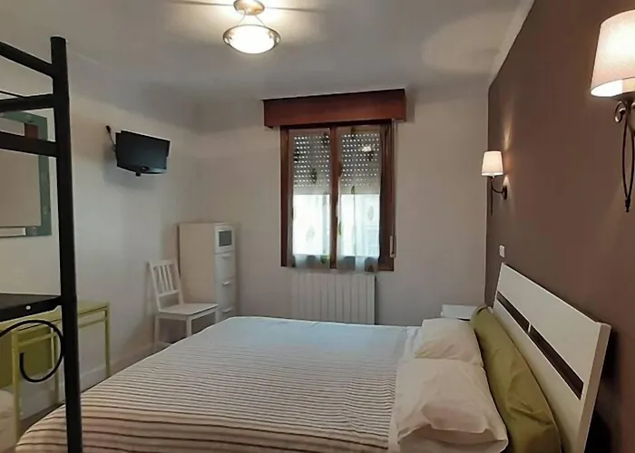 Akelarre Ostatua Pensión Guernica y Luno