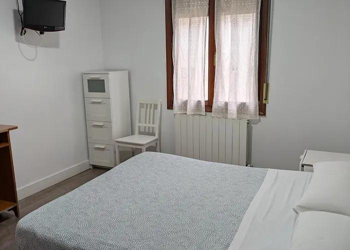 Akelarre Ostatua Pensión 3*